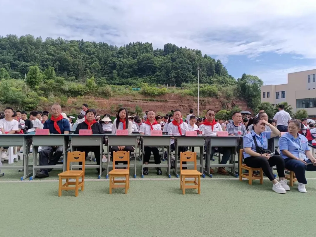 2024.5.30盐井街道关工委、凉亭社区新时代文明实践站与红旗小学开展“红领巾爱祖国，.jpg