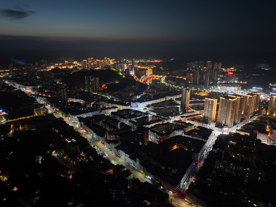 2022-06-24老城区夜景02-拍摄张昌明.jpg