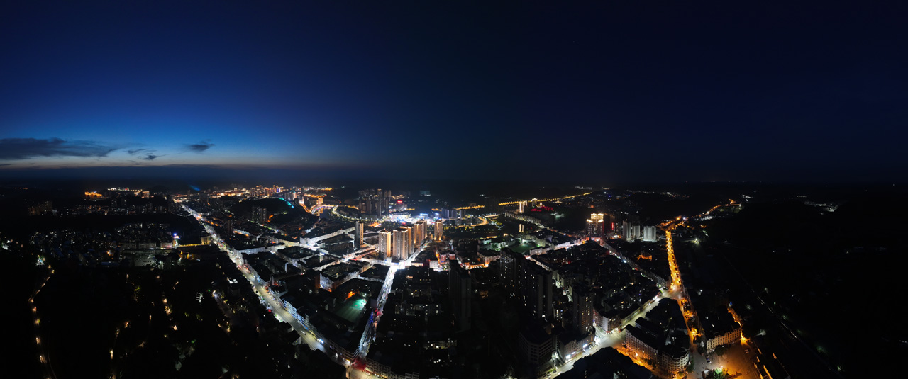 2022-06-24老城区夜景-拍摄张昌明.jpg