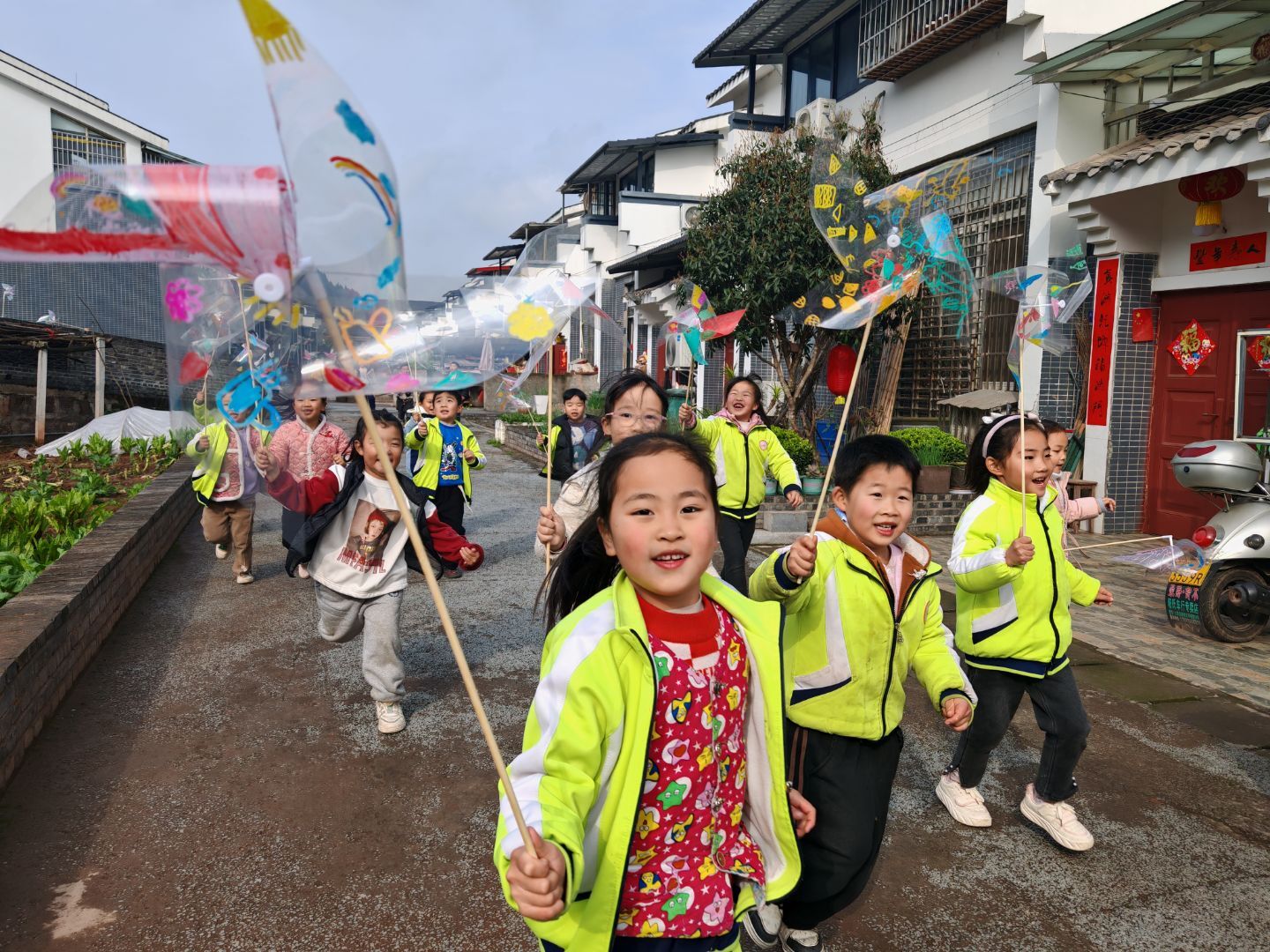 马浚萍 童趣风车行 15881461071 隆盛土门垭村.jpg